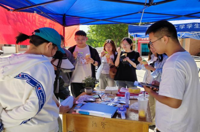 筑爱助残，共享阳光——gg999策略手机白菜新华珍珠爱心社举办弘扬助残风尚活动