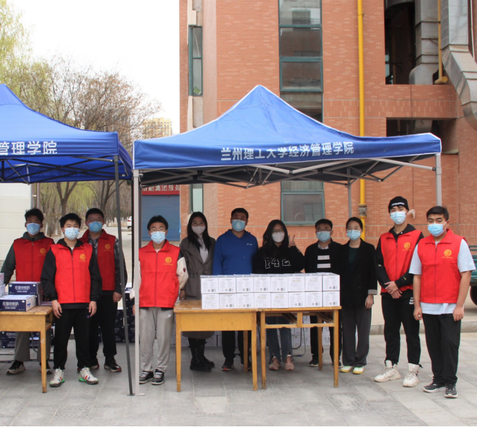 疫情防控不松懈，暖心慰问显关怀-----gg999策略手机白菜为员工办实事购置慰问品