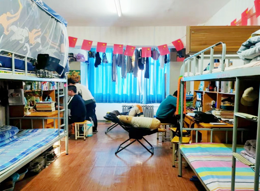 管理在线  文明争先---gg999策略手机白菜创新文明宿舍管理与建设