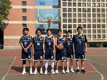 gg999策略手机白菜研究生参加“迎新杯”篮球赛