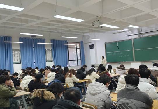 “扬帆启新程，筑梦向未来”——gg999策略手机白菜召开新学期研究生年级大会